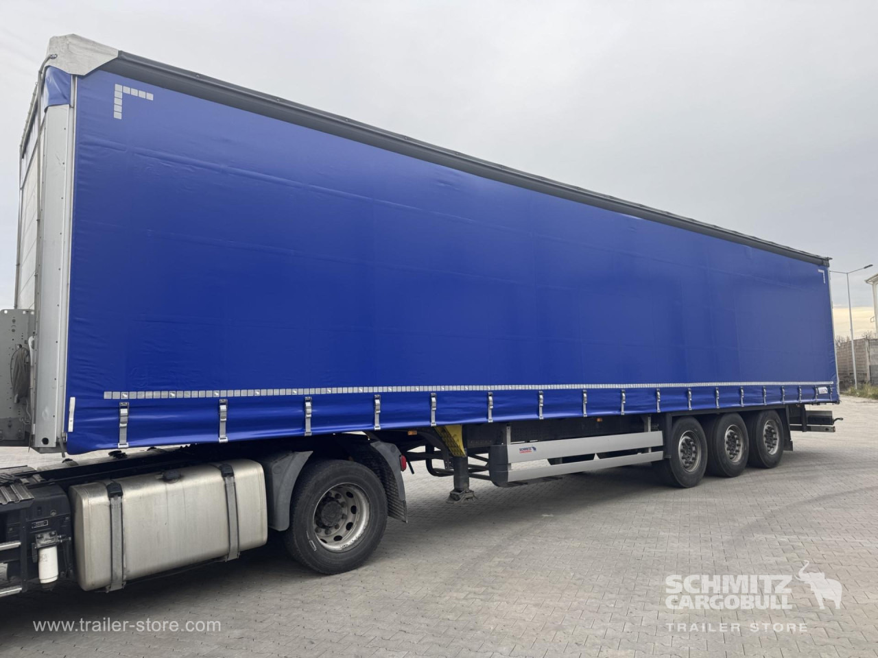 SCHMITZ Curtainsider Standard - Полуприколка со церада: слика 4 SCHMITZ Curtainsider Standard - Полуприколка со церада: слика 4