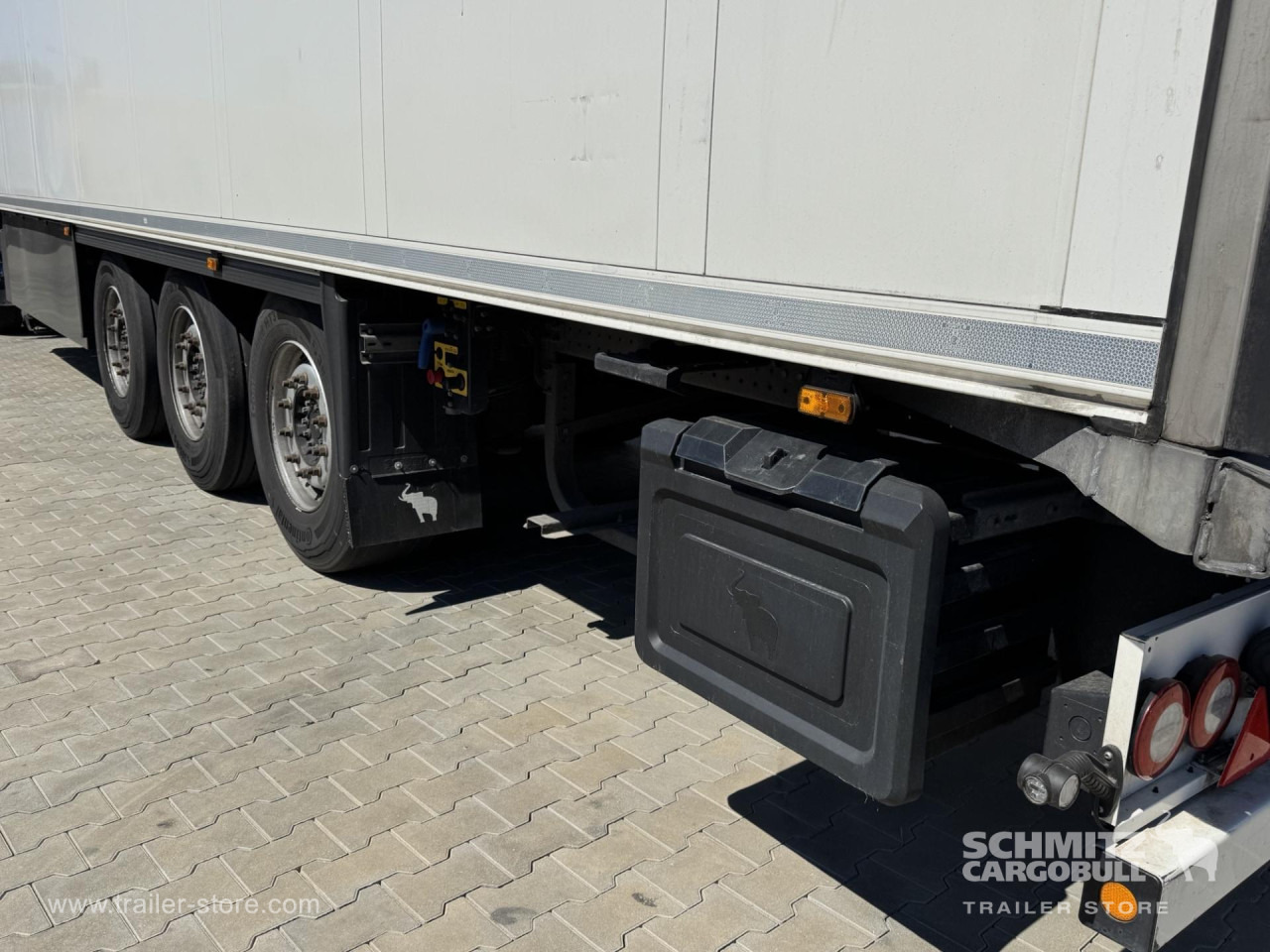 SCHMITZ Reefer Standard Double deck - Изотермална полуприколка: слика 2 SCHMITZ Reefer Standard Double deck - Изотермална полуприколка: слика 2