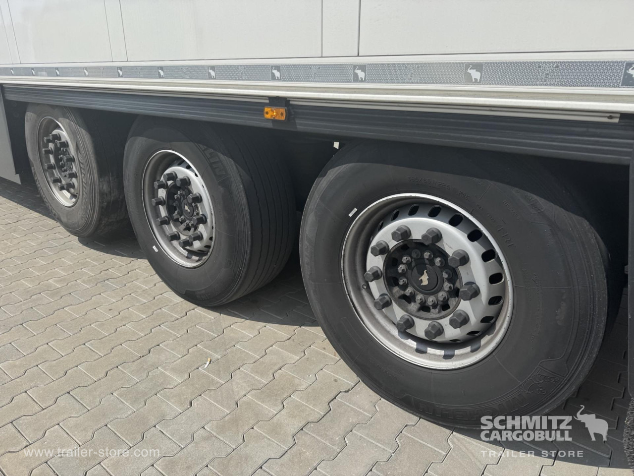 SCHMITZ Reefer Standard Double deck - Изотермална полуприколка: слика 2 SCHMITZ Reefer Standard Double deck - Изотермална полуприколка: слика 2