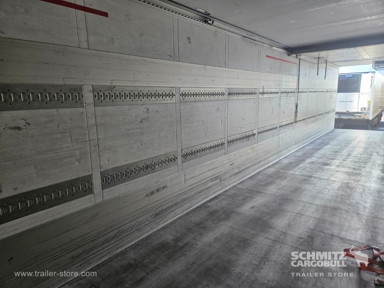 SCHMITZ Reefer Multitemp - Изотермална полуприколка: слика 4 SCHMITZ Reefer Multitemp - Изотермална полуприколка: слика 4