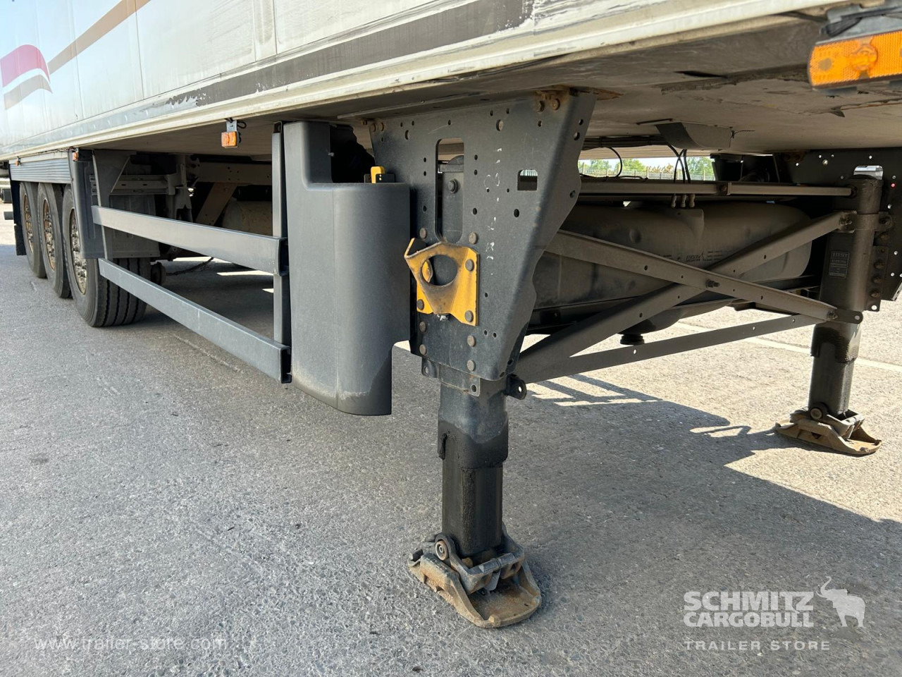 SCHMITZ Reefer Standard - Изотермална полуприколка: слика 2 SCHMITZ Reefer Standard - Изотермална полуприколка: слика 2