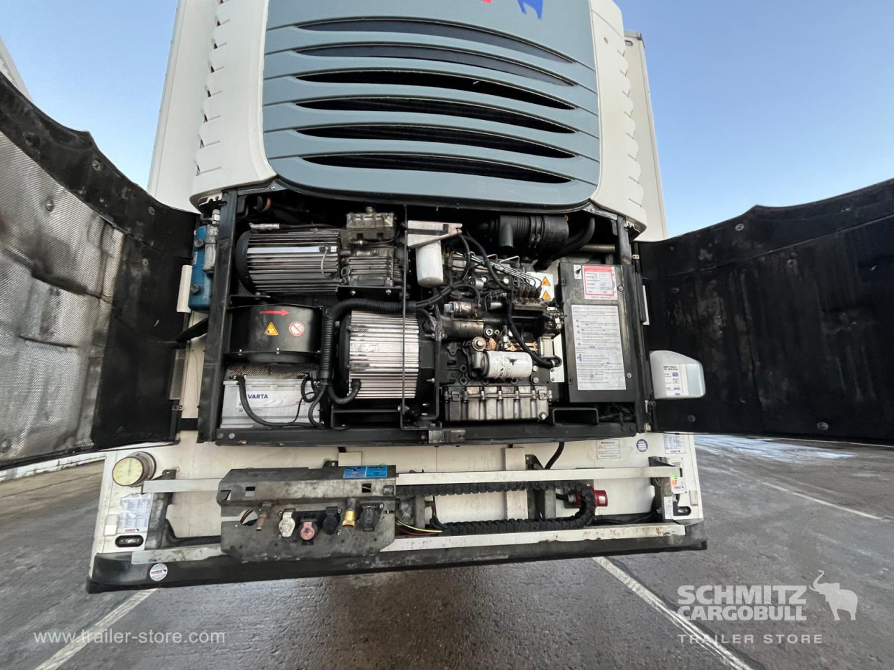 SCHMITZ Reefer Standard - Изотермална полуприколка: слика 2 SCHMITZ Reefer Standard - Изотермална полуприколка: слика 2