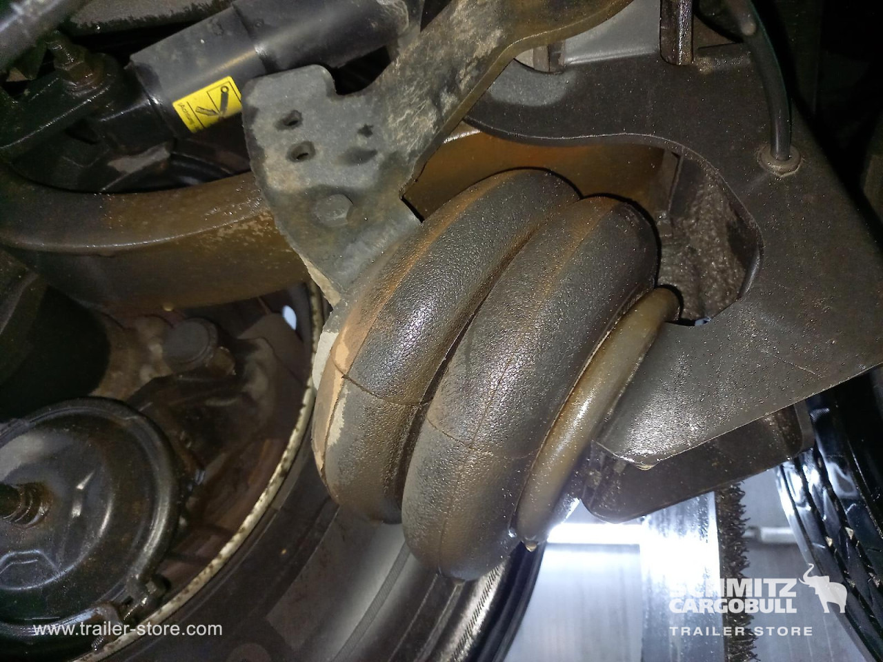 SCHMITZ Reefer Standard Double deck - Изотермална полуприколка: слика 4 SCHMITZ Reefer Standard Double deck - Изотермална полуприколка: слика 4