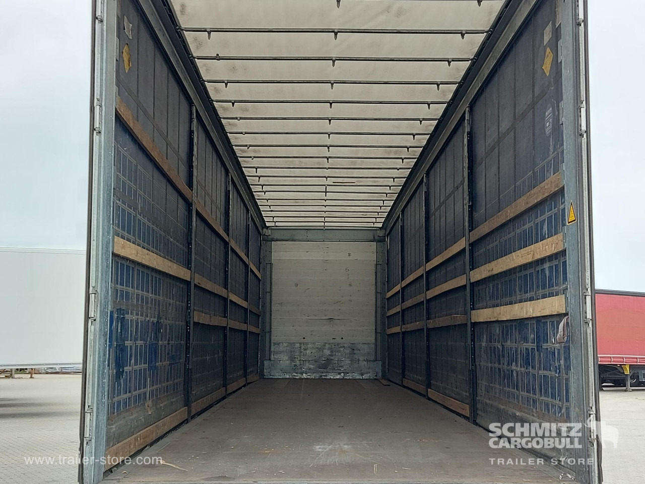 SCHMITZ Curtainsider Mega - Полуприколка со церада: слика 4 SCHMITZ Curtainsider Mega - Полуприколка со церада: слика 4