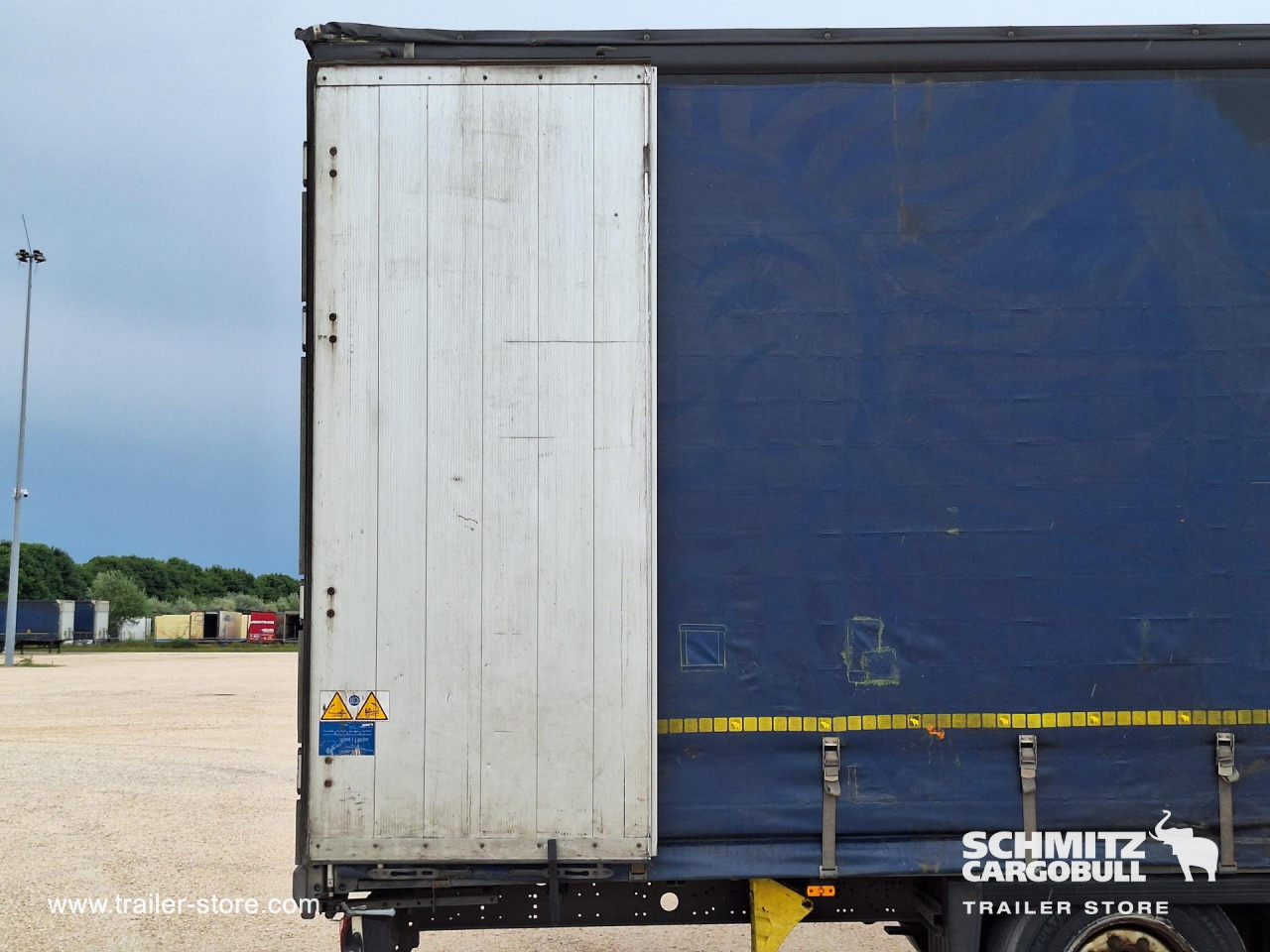 SCHMITZ Curtainsider Mega - Полуприколка со церада: слика 3 SCHMITZ Curtainsider Mega - Полуприколка со церада: слика 3