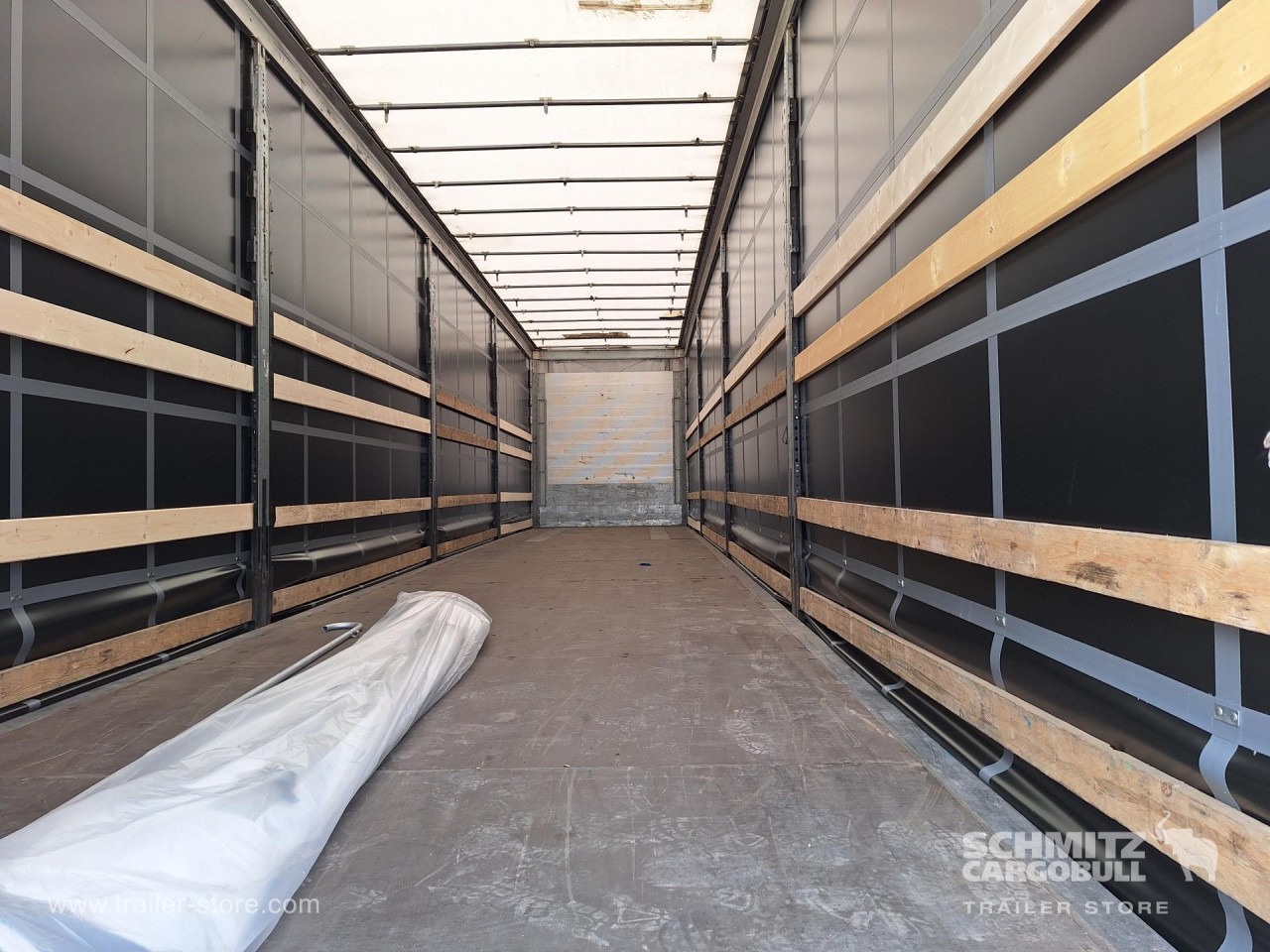 SCHMITZ Curtainsider Mega - Полуприколка со церада: слика 3 SCHMITZ Curtainsider Mega - Полуприколка со церада: слика 3