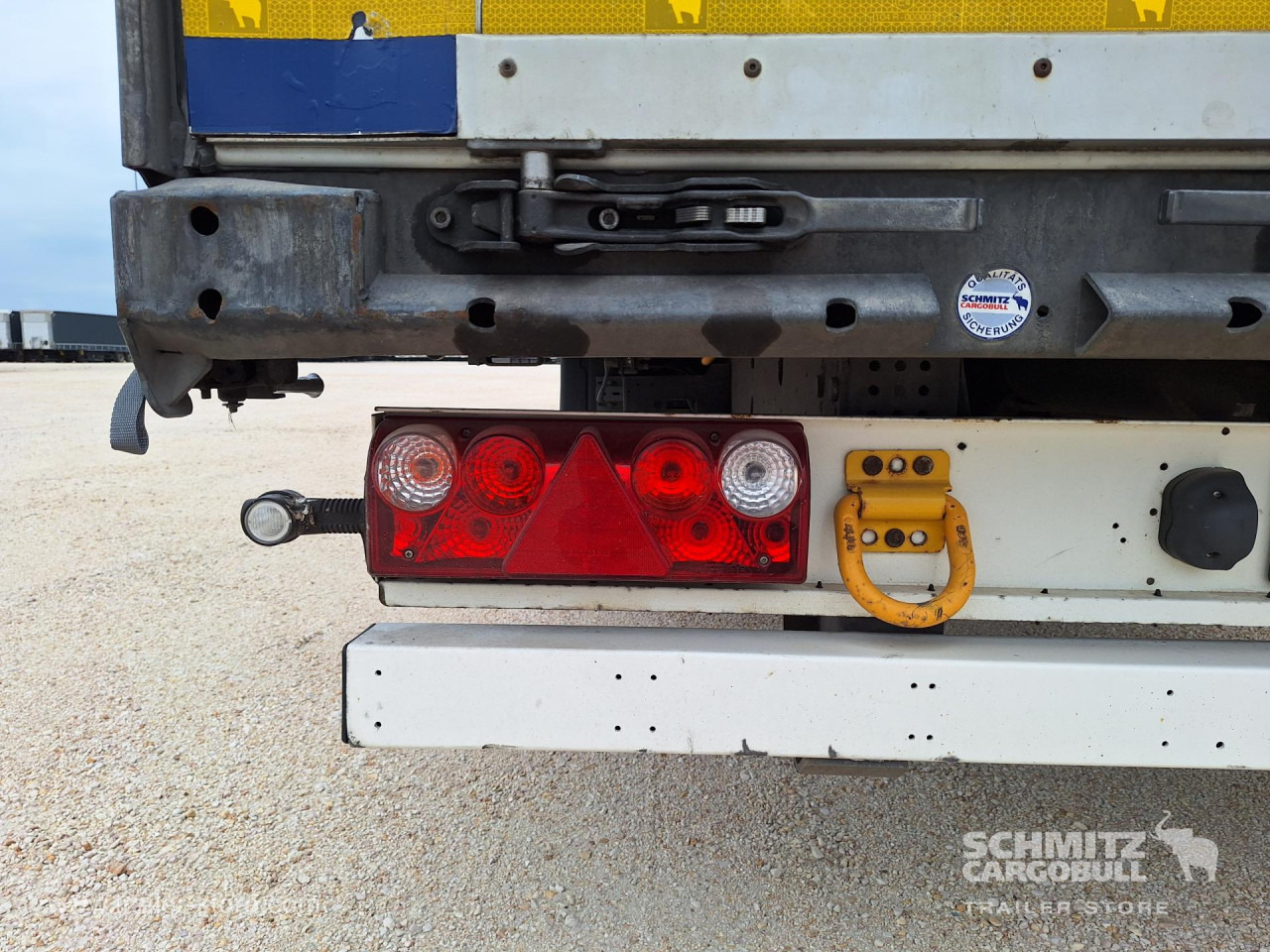 SCHMITZ Curtainsider Mega - Полуприколка со церада: слика 4 SCHMITZ Curtainsider Mega - Полуприколка со церада: слика 4