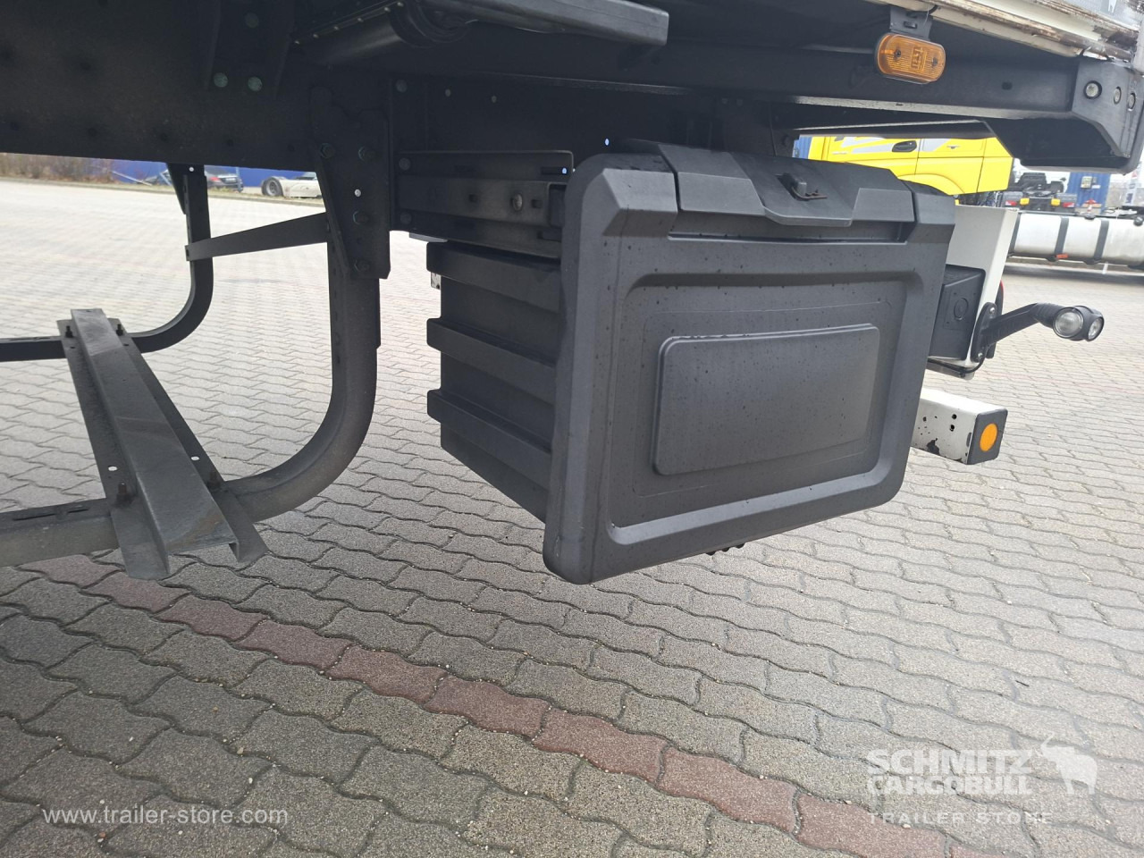 SCHMITZ Reefer Standard Double deck - Изотермална полуприколка: слика 2 SCHMITZ Reefer Standard Double deck - Изотермална полуприколка: слика 2