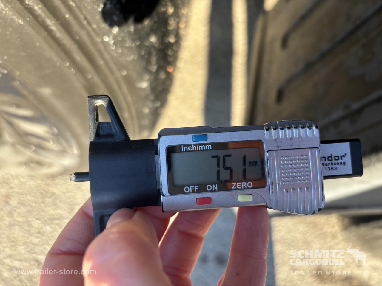 SCHMITZ Curtainsider Mega - Полуприколка со церада: слика 3 SCHMITZ Curtainsider Mega - Полуприколка со церада: слика 3