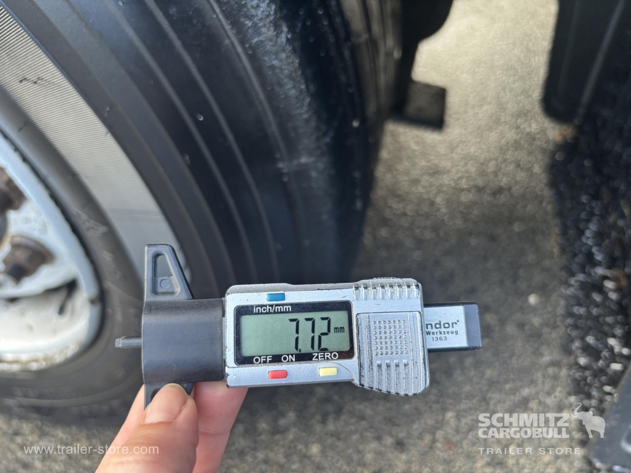 SCHMITZ Curtainsider Mega - Полуприколка со церада: слика 4 SCHMITZ Curtainsider Mega - Полуприколка со церада: слика 4