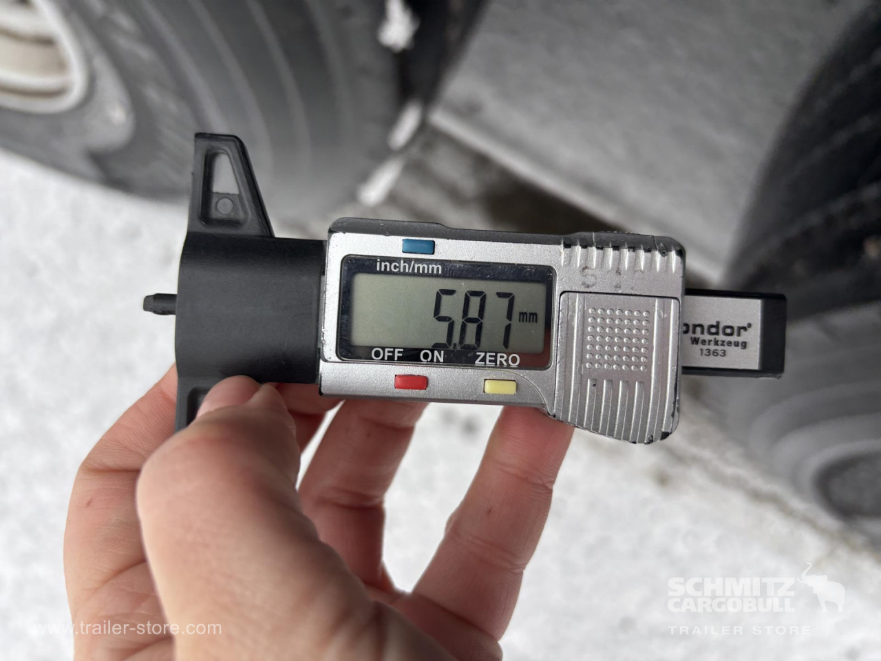 SCHMITZ Curtainsider Standard - Полуприколка со церада: слика 4 SCHMITZ Curtainsider Standard - Полуприколка со церада: слика 4