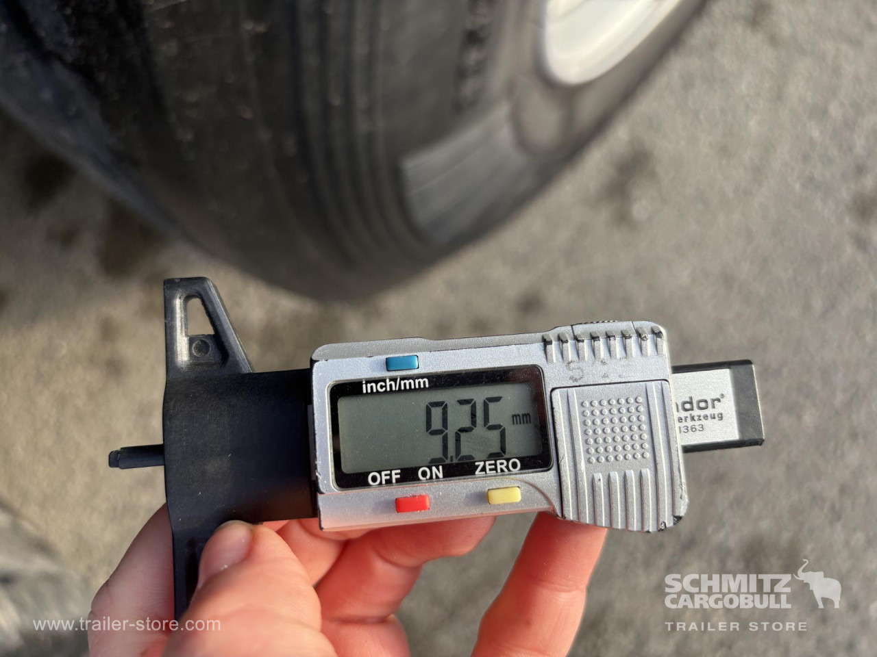 SCHMITZ Curtainsider Standard - Полуприколка со церада: слика 3 SCHMITZ Curtainsider Standard - Полуприколка со церада: слика 3