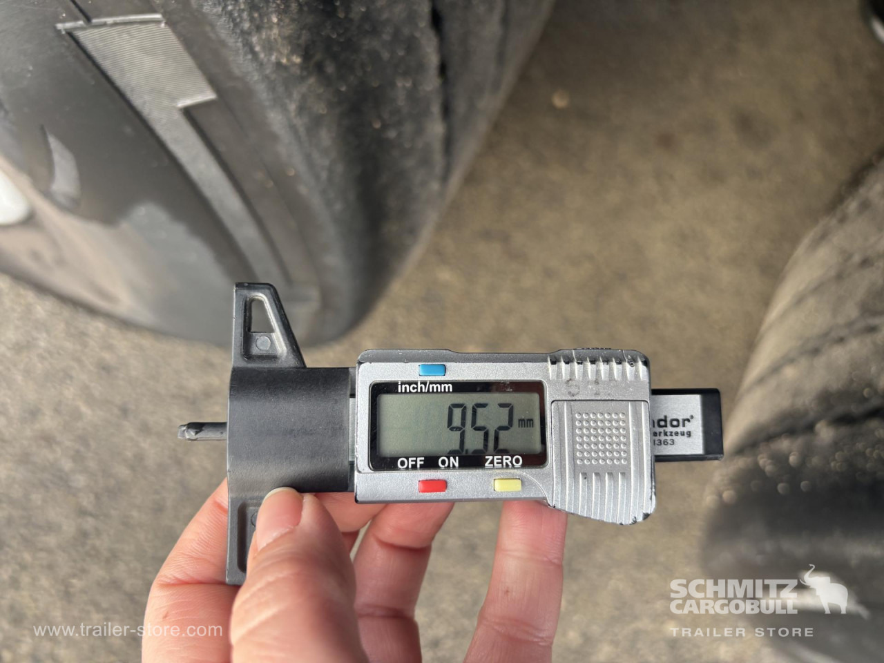 SCHMITZ Curtainsider Standard - Полуприколка со церада: слика 4 SCHMITZ Curtainsider Standard - Полуприколка со церада: слика 4