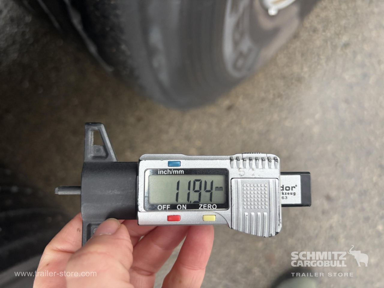 SCHMITZ Curtainsider Standard - Полуприколка со церада: слика 4 SCHMITZ Curtainsider Standard - Полуприколка со церада: слика 4