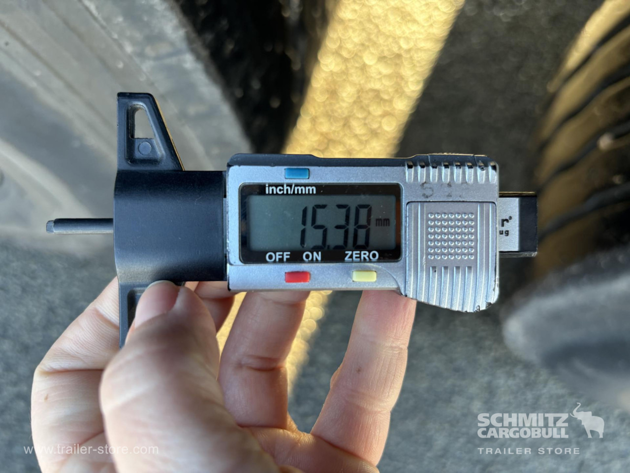 SCHMITZ Curtainsider Standard - Полуприколка со церада: слика 2 SCHMITZ Curtainsider Standard - Полуприколка со церада: слика 2