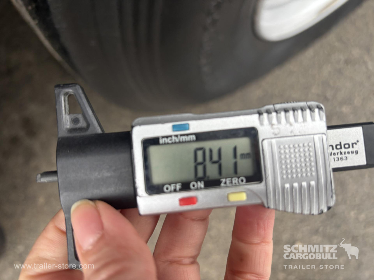 SCHMITZ Curtainsider Standard - Полуприколка со церада: слика 3 SCHMITZ Curtainsider Standard - Полуприколка со церада: слика 3