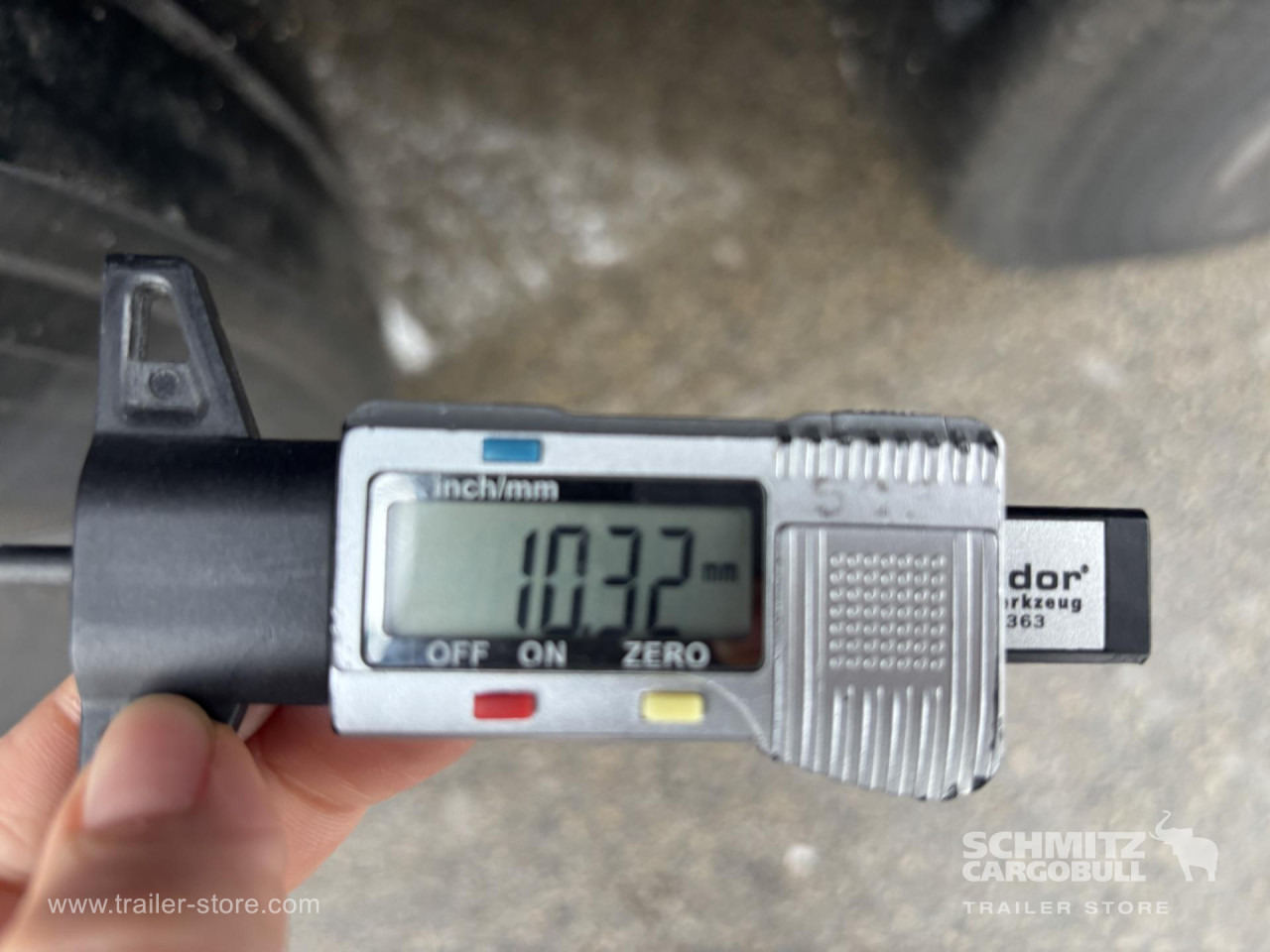 SCHMITZ Curtainsider Standard - Полуприколка со церада: слика 3 SCHMITZ Curtainsider Standard - Полуприколка со церада: слика 3