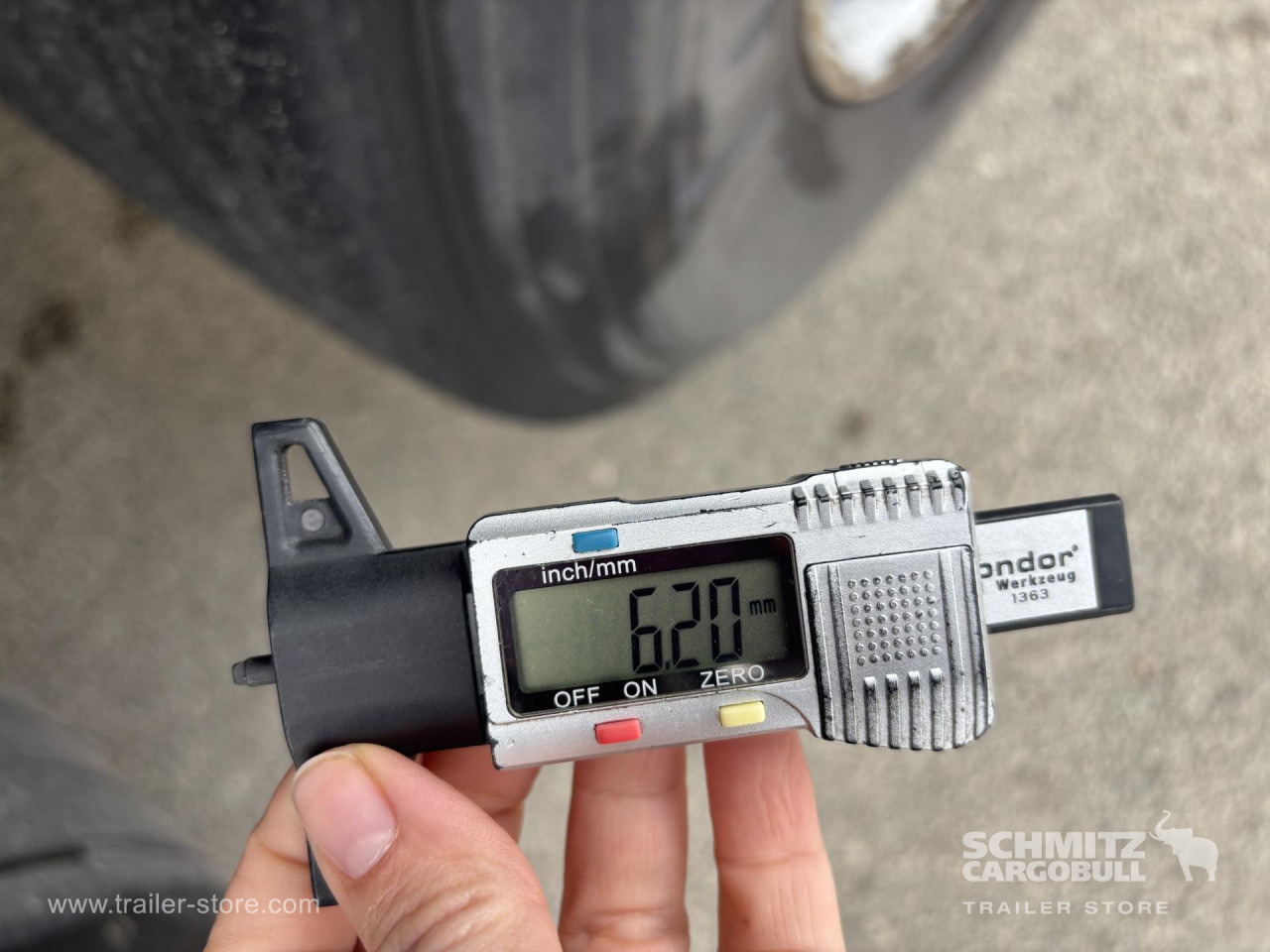 SCHMITZ Curtainsider Standard - Полуприколка со церада: слика 2 SCHMITZ Curtainsider Standard - Полуприколка со церада: слика 2