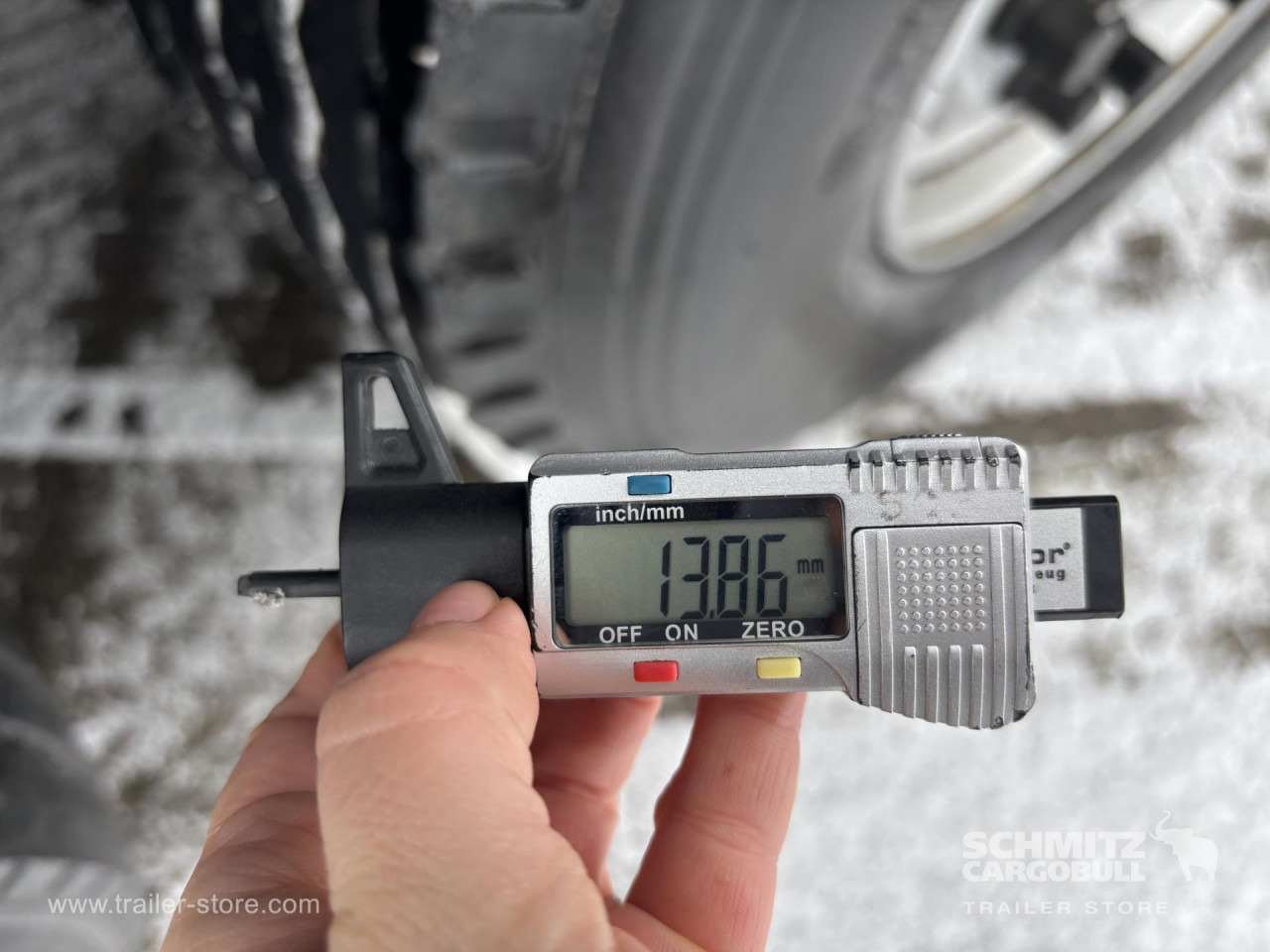 SCHMITZ Curtainsider Standard - Полуприколка со церада: слика 2 SCHMITZ Curtainsider Standard - Полуприколка со церада: слика 2