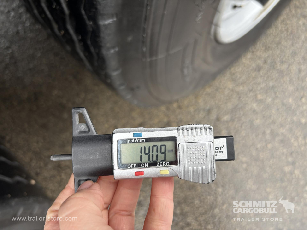 SCHMITZ Curtainsider Standard - Полуприколка со церада: слика 4 SCHMITZ Curtainsider Standard - Полуприколка со церада: слика 4