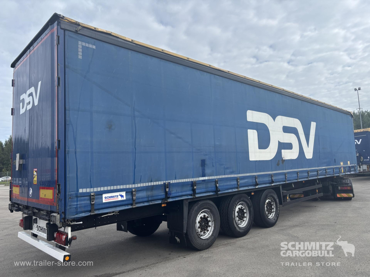 SCHMITZ Curtainsider Standard - Полуприколка со церада: слика 1 SCHMITZ Curtainsider Standard - Полуприколка со церада: слика 1