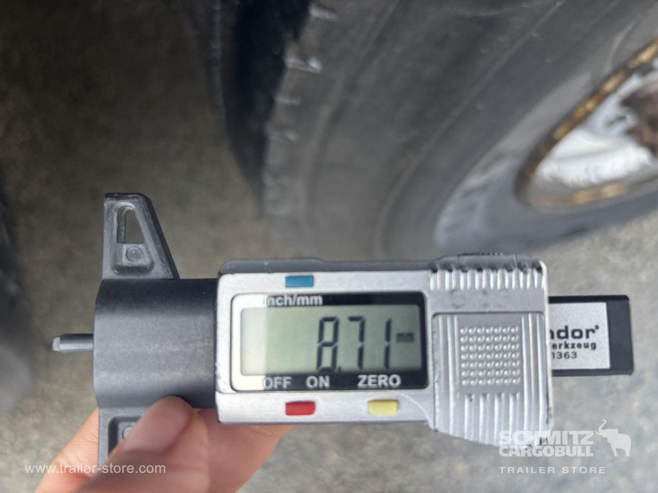 SCHMITZ Reefer Standard - Изотермална полуприколка: слика 4 SCHMITZ Reefer Standard - Изотермална полуприколка: слика 4