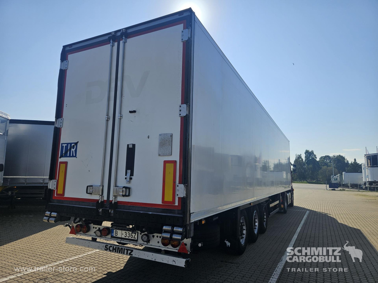 SCHMITZ Reefer Standard Double deck - Изотермална полуприколка: слика 1 SCHMITZ Reefer Standard Double deck - Изотермална полуприколка: слика 1