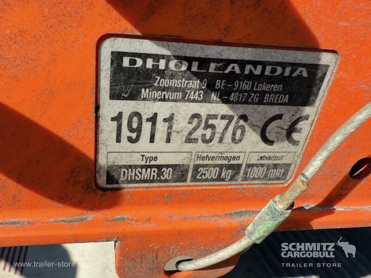 SCHMITZ Oplegger Kasten Standard Taillift - Полуприколка сандучар: слика 3 SCHMITZ Oplegger Kasten Standard Taillift - Полуприколка сандучар: слика 3