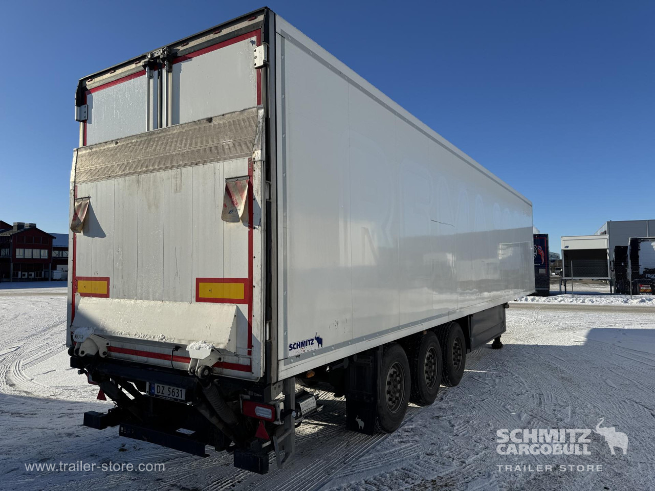 SCHMITZ Reefer Standard Double deck Taillift - Изотермална полуприколка: слика 4 SCHMITZ Reefer Standard Double deck Taillift - Изотермална полуприколка: слика 4