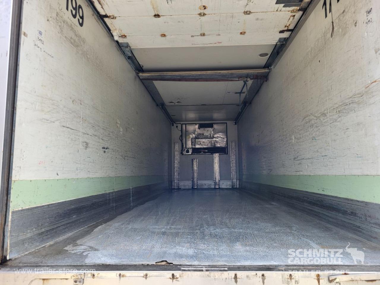 SCHMITZ Insulated/refrigerated box Taillift - Полуприколка ладилник: слика 3 SCHMITZ Insulated/refrigerated box Taillift - Полуприколка ладилник: слика 3