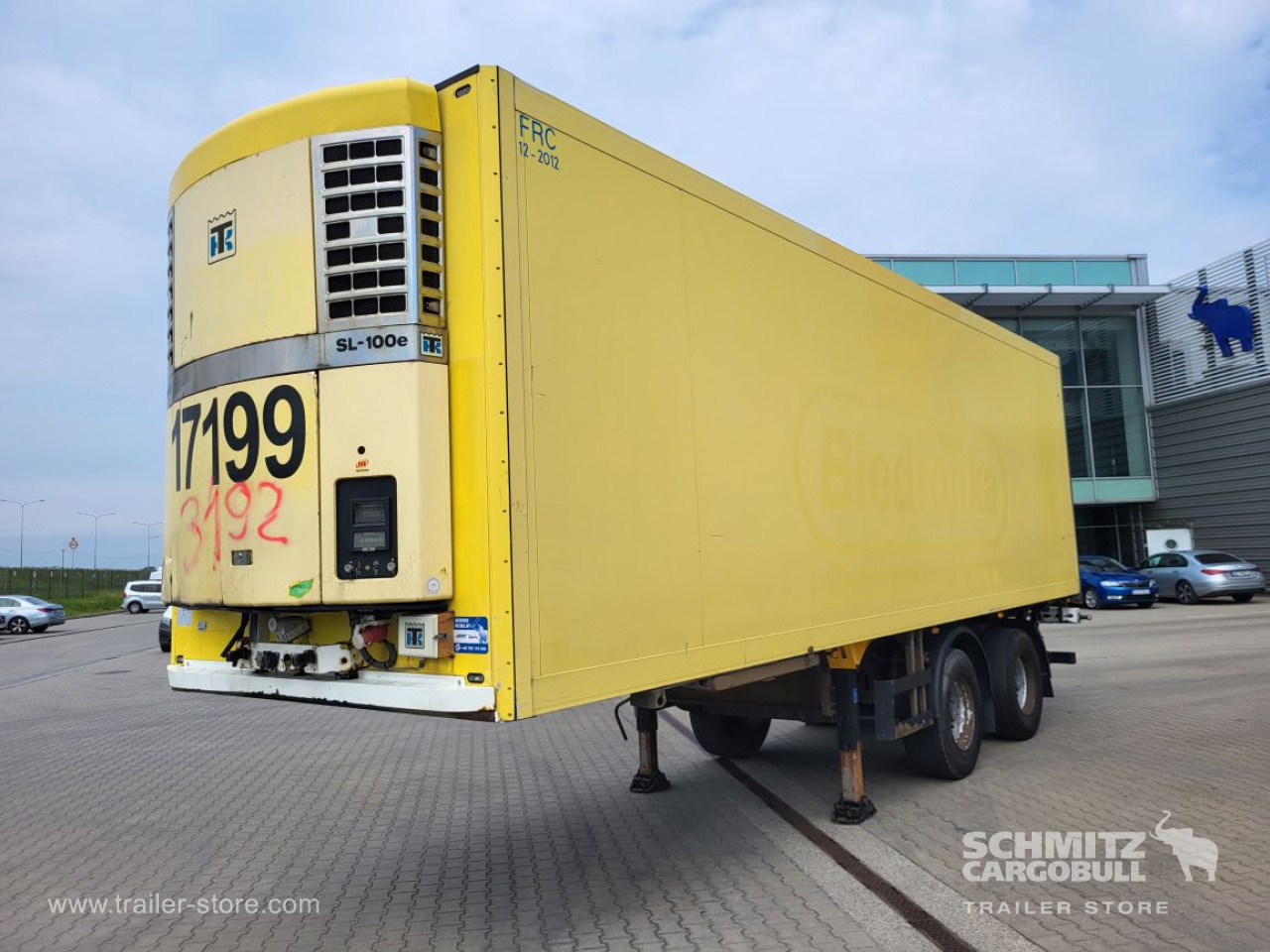 SCHMITZ Insulated/refrigerated box Taillift - Полуприколка ладилник: слика 1 SCHMITZ Insulated/refrigerated box Taillift - Полуприколка ладилник: слика 1