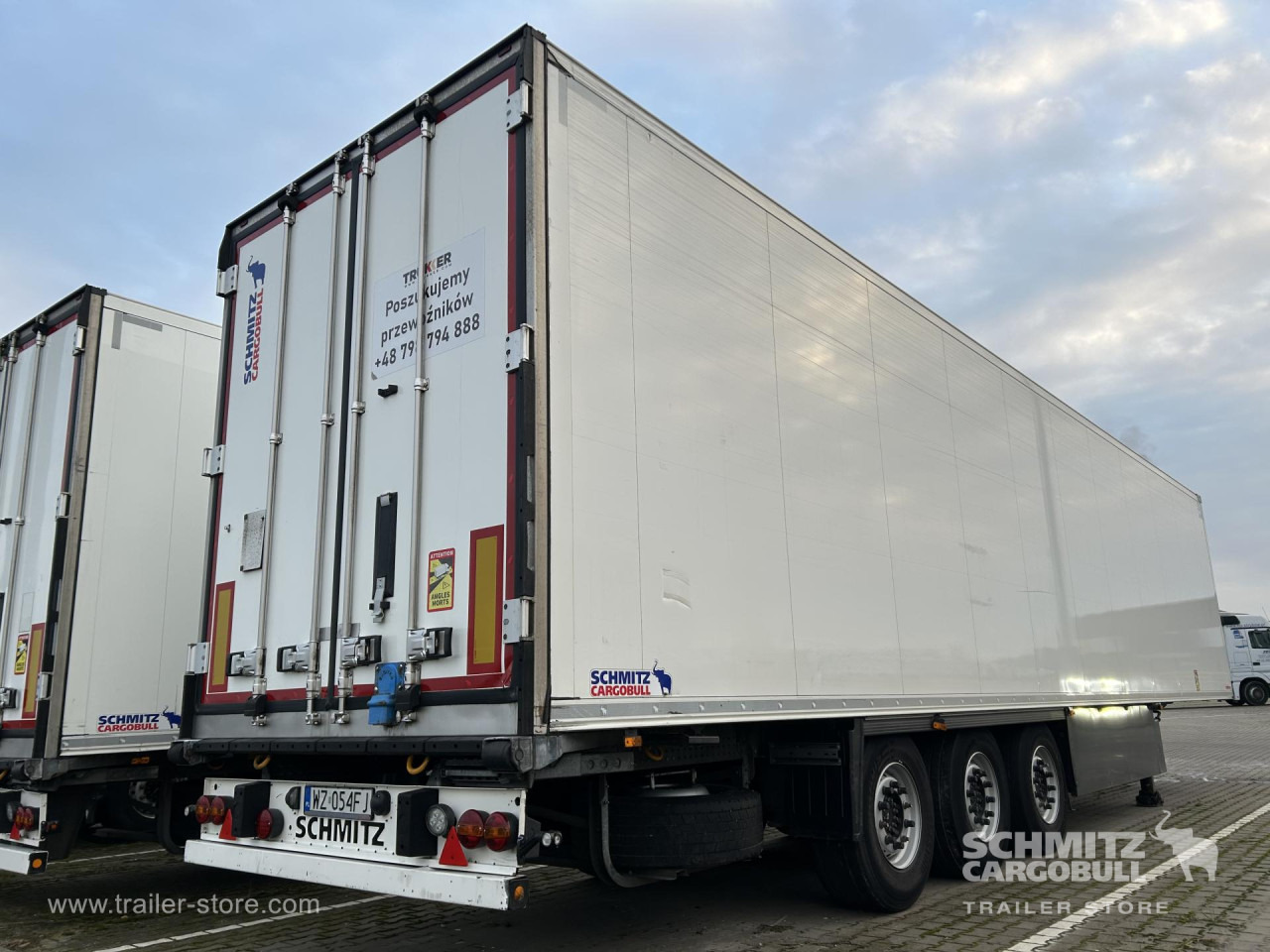 SCHMITZ Reefer Standard Double deck - Изотермална полуприколка: слика 2 SCHMITZ Reefer Standard Double deck - Изотермална полуприколка: слика 2