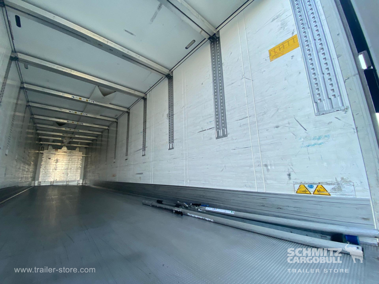 SCHMITZ Reefer Standard Double deck - Изотермална полуприколка: слика 2 SCHMITZ Reefer Standard Double deck - Изотермална полуприколка: слика 2