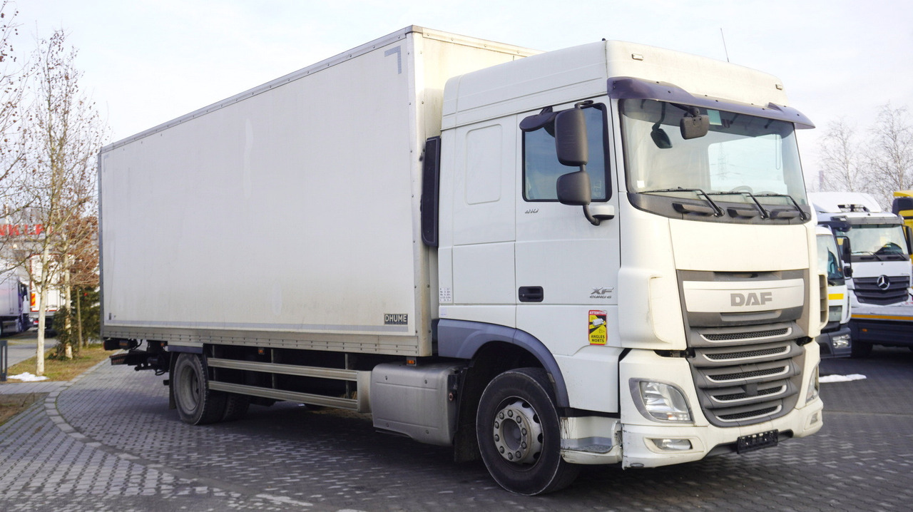 DAF XF 410 EURO 6 /410 HP / 20 EPAL / Dhollandia lift 1500 kg - Камион сандучар: слика 1 DAF XF 410 EURO 6 /410 HP / 20 EPAL / Dhollandia lift 1500 kg - Камион сандучар: слика 1
