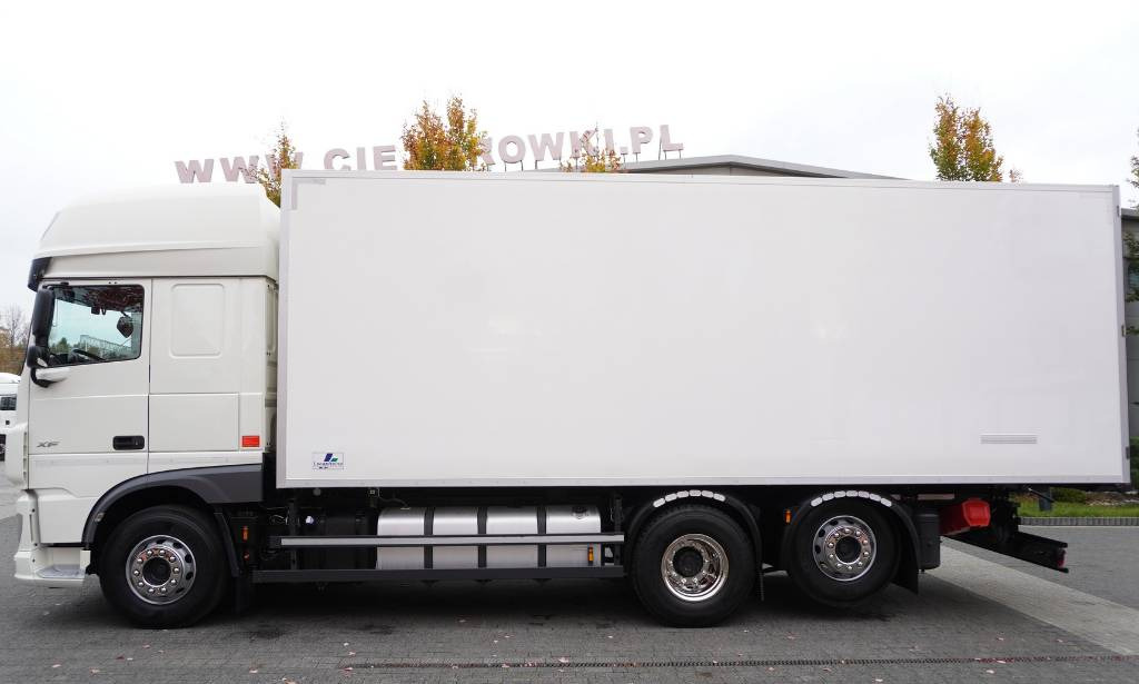 DAF XF 450 6×2 E6 / Refrigerator Lacapitaine / ATP/FRC to 2027 / 18 pallets - Камион ладилник: слика 4 DAF XF 450 6×2 E6 / Refrigerator Lacapitaine / ATP/FRC to 2027 / 18 pallets - Камион ладилник: слика 4
