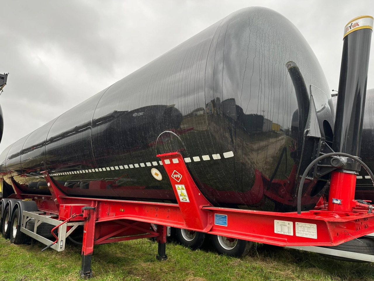 FELDBINDER 334C 15 A-1-1-40 Silo tank / 66 m3 / 2022 / 20 units - Полуприколка силос: слика 3 FELDBINDER 334C 15 A-1-1-40 Silo tank / 66 m3 / 2022 / 20 units - Полуприколка силос: слика 3