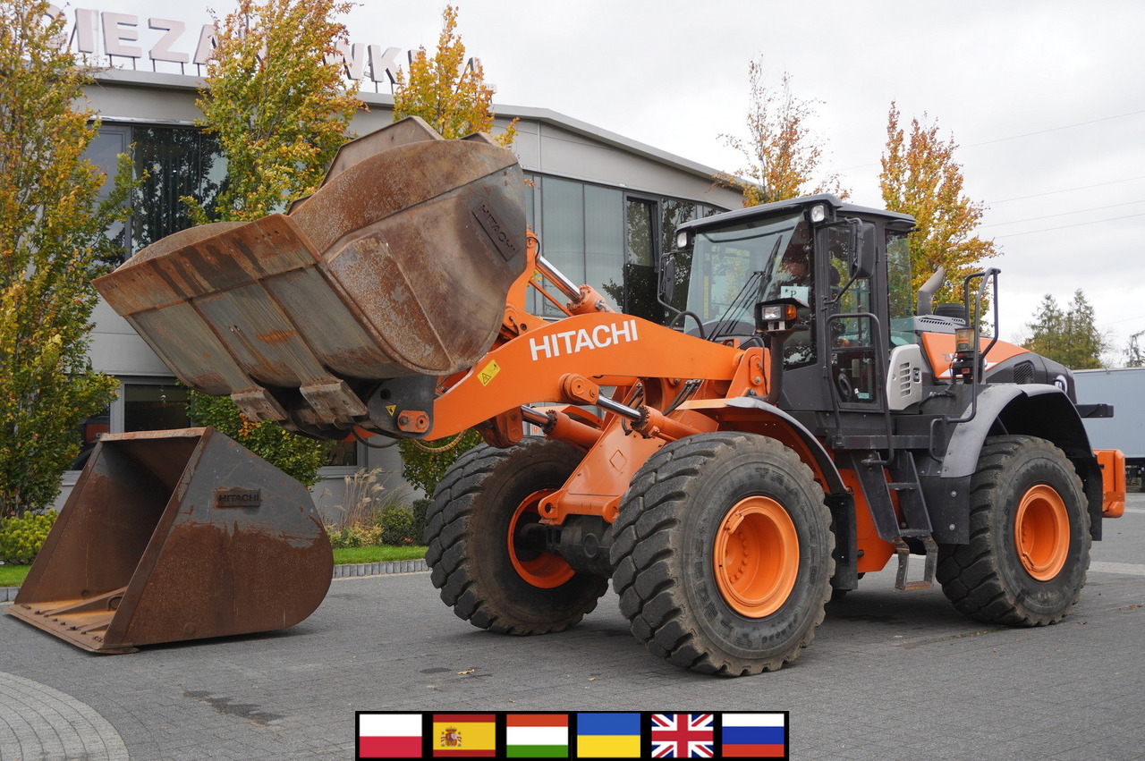 HITACHI ZW220 articulated loader / 2 buckets - Натоварувач на тркала: слика 1 HITACHI ZW220 articulated loader / 2 buckets - Натоварувач на тркала: слика 1