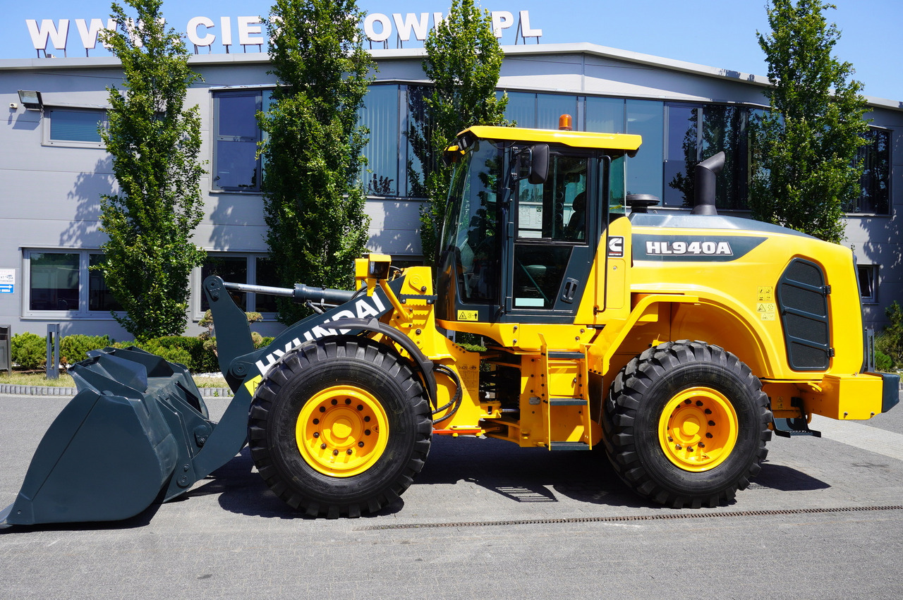 HYUNDAI HL940A articulated loader / year 2021 / weight 13.5t year of production 2021 - Натоварувач на тркала: слика 3 HYUNDAI HL940A articulated loader / year 2021 / weight 13.5t year of production 2021 - Натоварувач на тркала: слика 3
