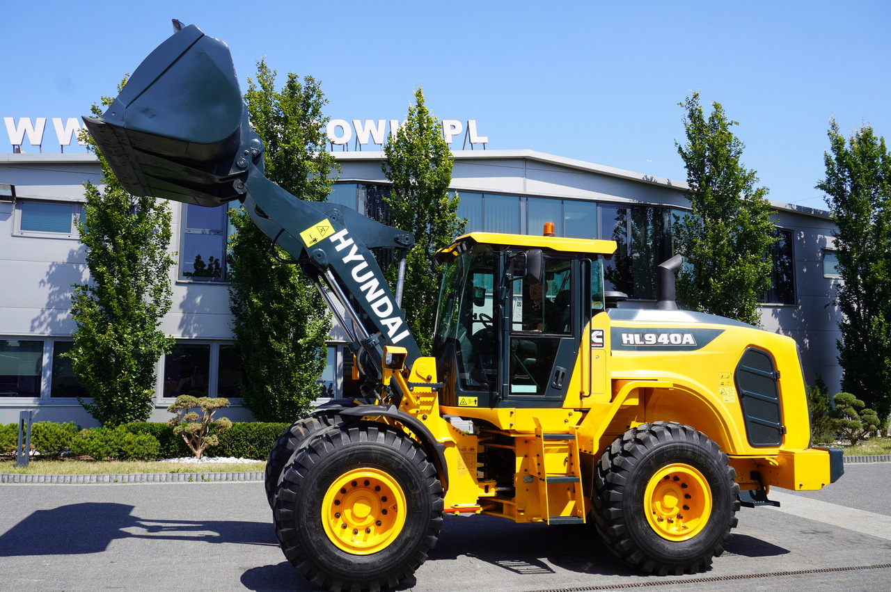 HYUNDAI HL940A articulated loader / year 2021 / weight 13.5t year of production 2021 - Натоварувач на тркала: слика 2 HYUNDAI HL940A articulated loader / year 2021 / weight 13.5t year of production 2021 - Натоварувач на тркала: слика 2