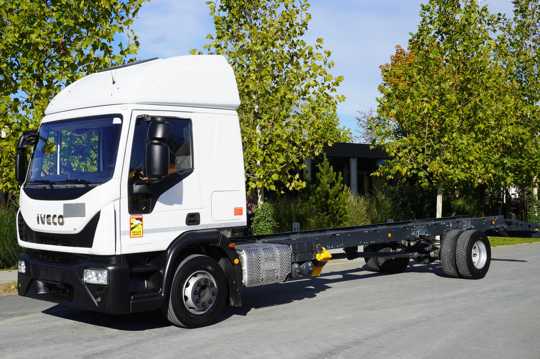 IVECO Eurocargo 140e19 4×2 E6 Glob / ADR / frame 8,1m - Камион со кабинска шасија: слика 1 IVECO Eurocargo 140e19 4×2 E6 Glob / ADR / frame 8,1m - Камион со кабинска шасија: слика 1
