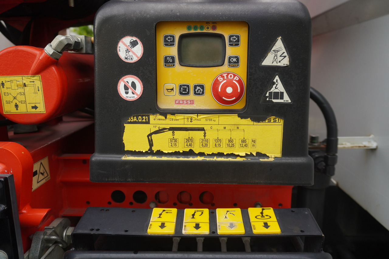 Камион со платформа, Камион со кран IVECO STRALIS 19.310 E6 / Flatbed 19 EPAL / FASSI F135 / 225 MTH! / 5.7  T: слика 16