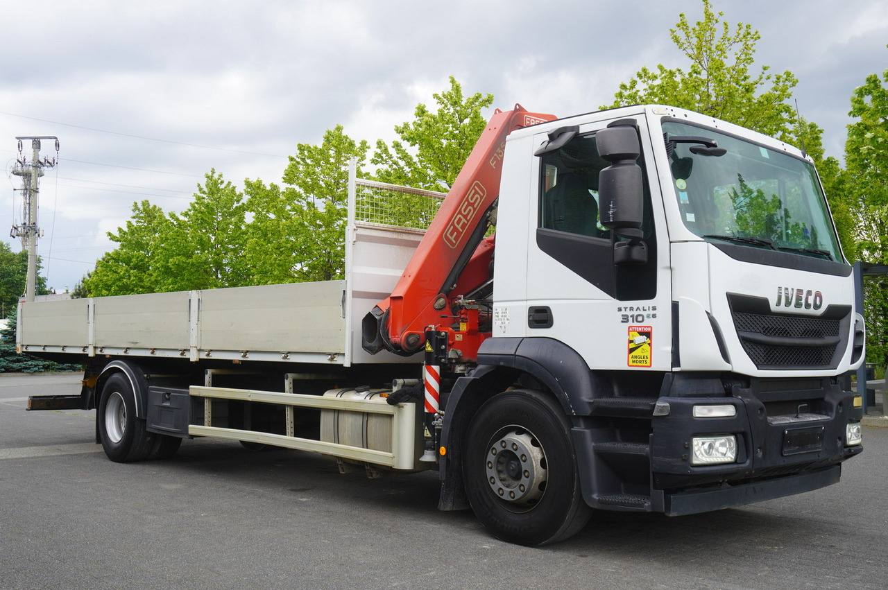Камион со платформа, Камион со кран IVECO STRALIS 19.310 E6 / Flatbed 19 EPAL / FASSI F135 / 225 MTH! / 5.7  T: слика 12
