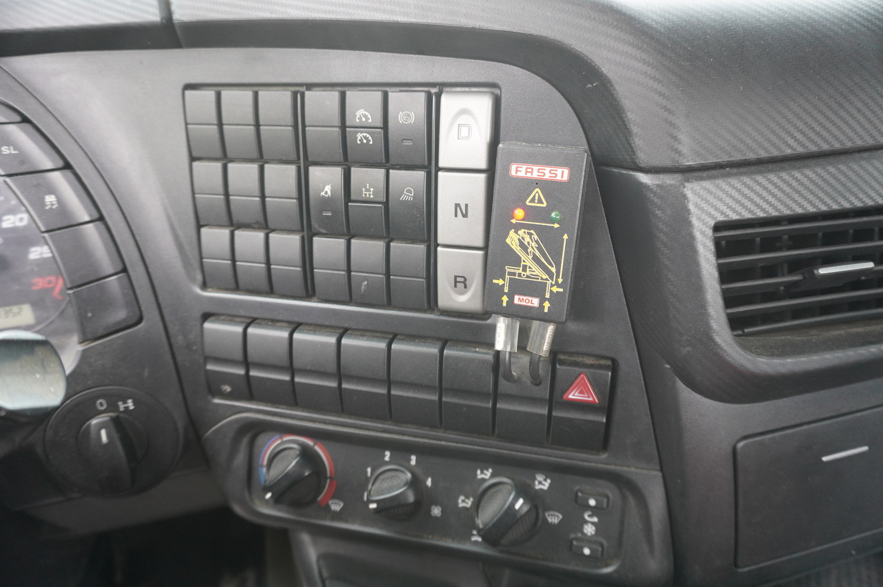 Камион со платформа, Камион со кран IVECO STRALIS 19.310 E6 / Flatbed 19 EPAL / FASSI F135 / 225 MTH! / 5.7  T: слика 22