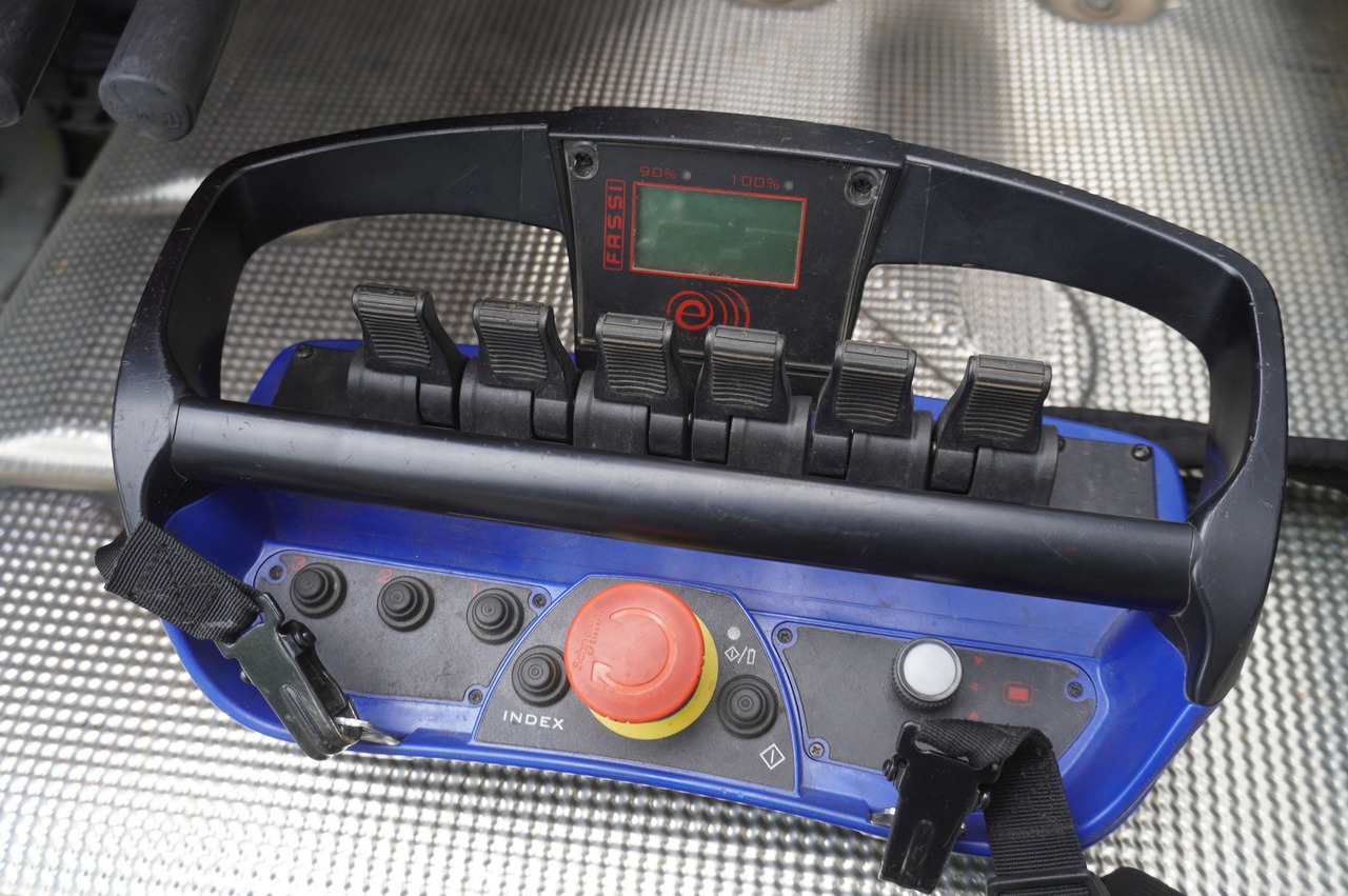 Камион со платформа, Камион со кран IVECO STRALIS 19.310 E6 / Flatbed 19 EPAL / FASSI F135 / 225 MTH! / 5.7  T: слика 17