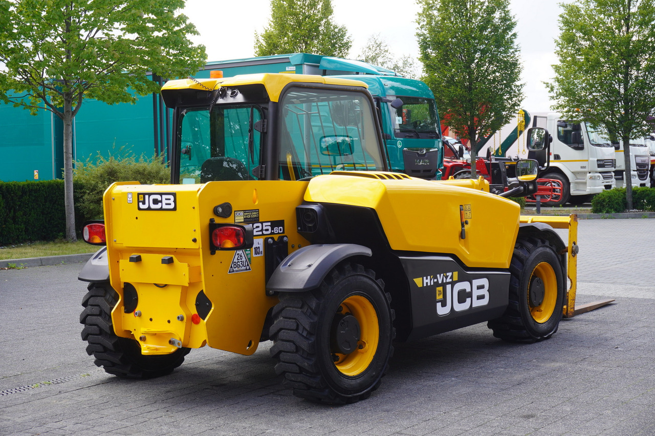 JCB 525-60T5 / 2022 / 860 MTH! / 2.5 T / Reach 6 m / joystick - Телескопски натоварувач на тркала: слика 5 JCB 525-60T5 / 2022 / 860 MTH! / 2.5 T / Reach 6 m / joystick - Телескопски натоварувач на тркала: слика 5