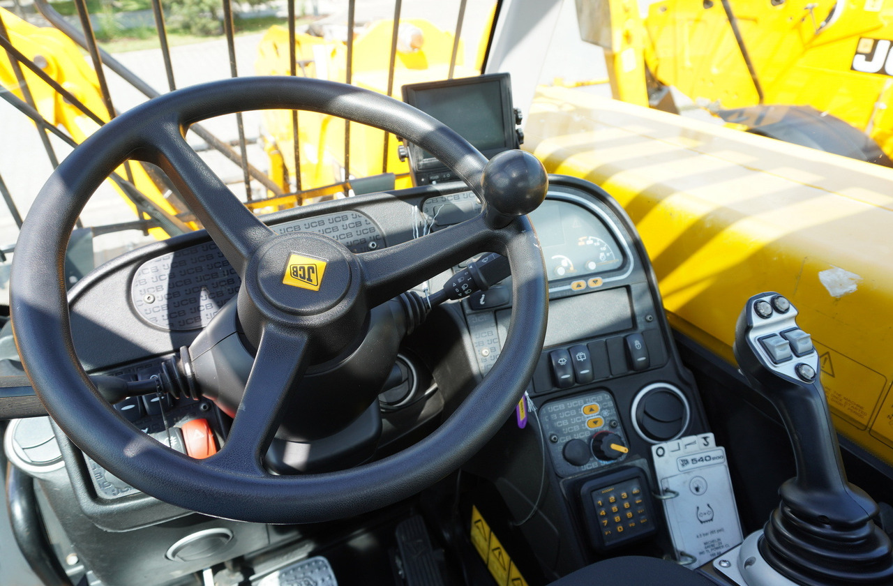 JCB 540-200 Telescopic Loader / 20 m reach / joystick / 2 units - Телескопски ракувач: слика 4 JCB 540-200 Telescopic Loader / 20 m reach / joystick / 2 units - Телескопски ракувач: слика 4
