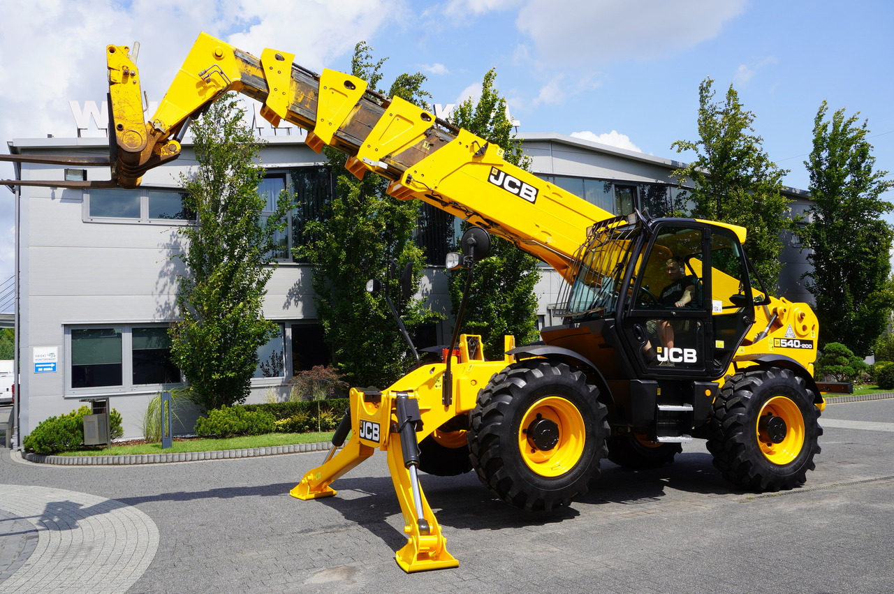 JCB 540-200 Telescopic Loader / 20 m reach / joystick / 2 units - Телескопски ракувач: слика 3 JCB 540-200 Telescopic Loader / 20 m reach / joystick / 2 units - Телескопски ракувач: слика 3