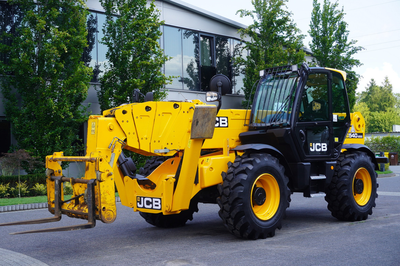 JCB JCB 540-200 Telescopic Loader / 20 m reach / joystick - Телескопски натоварувач на тркала: слика 2 JCB JCB 540-200 Telescopic Loader / 20 m reach / joystick - Телескопски натоварувач на тркала: слика 2