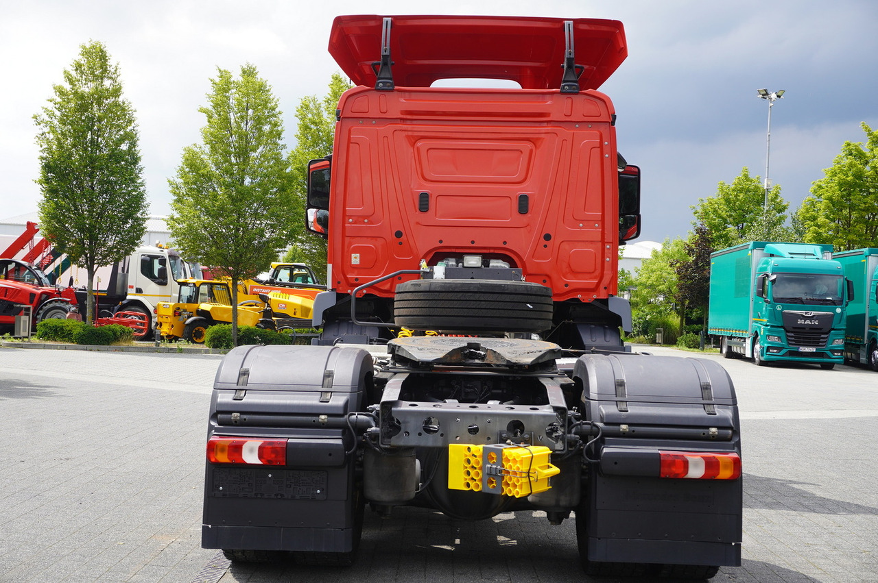 MERCEDES-BENZ Actros 1833 tractor unit / 260 tho. km - Камион влекач: слика 3 MERCEDES-BENZ Actros 1833 tractor unit / 260 tho. km - Камион влекач: слика 3