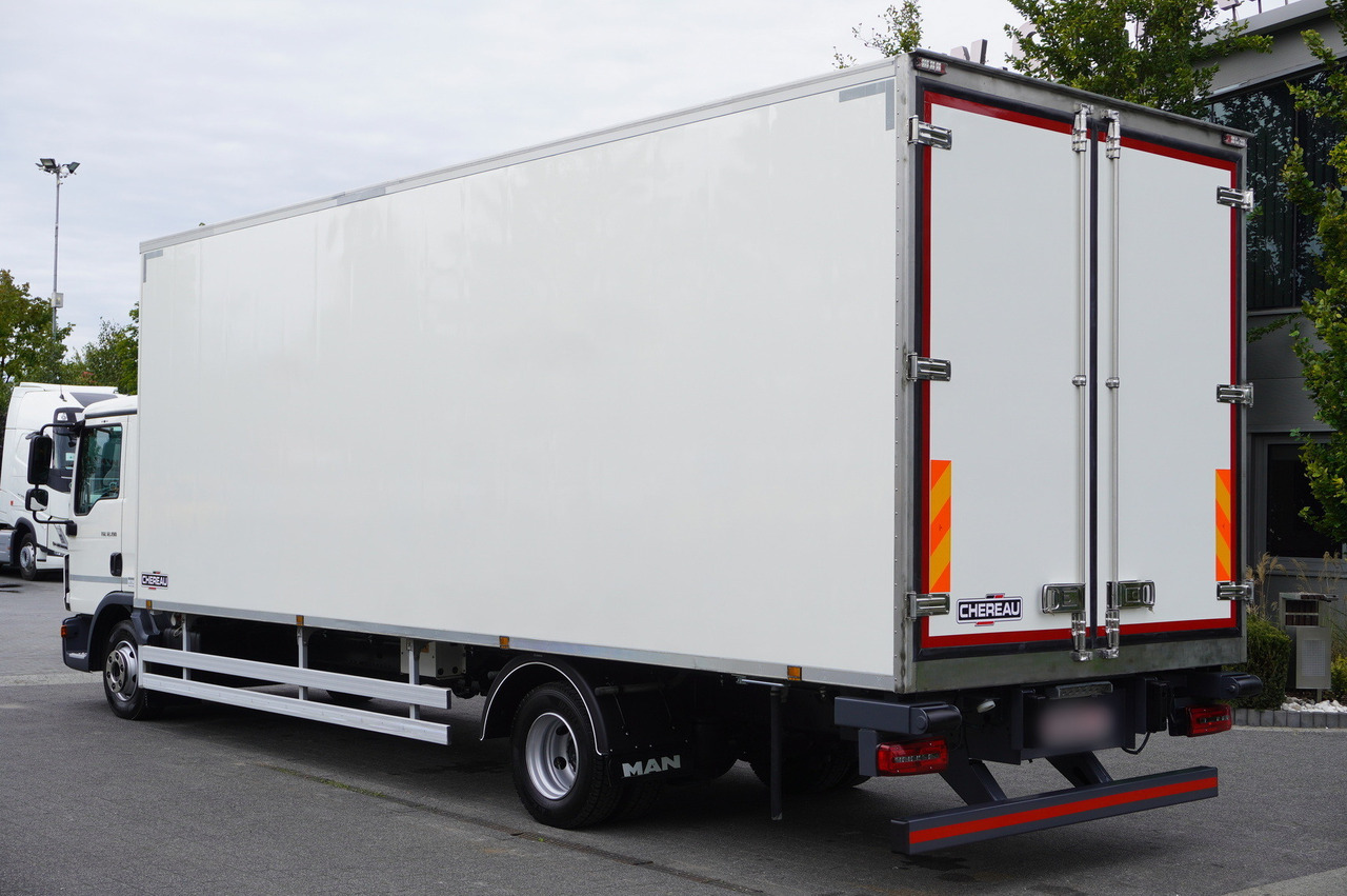 MAN TGL 12.190 / CHEREAU Refrigerator 18 PAL multitemperature / Thermoking T-1200R / 100,000 km - Камион ладилник: слика 4 MAN TGL 12.190 / CHEREAU Refrigerator 18 PAL multitemperature / Thermoking T-1200R / 100,000 km - Камион ладилник: слика 4
